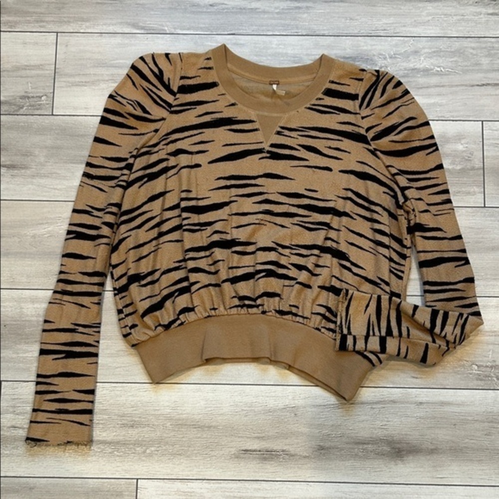 Free People brown zebra print long sleeve thermal shirt size medium